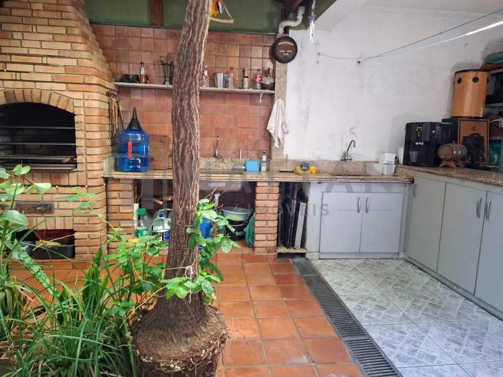 Imagem Sobrado com 3 Suítes, Área Gourmet e 6 Vagas próximo ao Futuro Metrô!