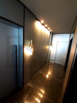 Imagem CASAL IMÓVEIS VENDE ED CITY BAY LUXUOSO DE 302 M² 4 SUÍTES + 4 VGS 100% MOBILIADO PORTEIRA FECHADA