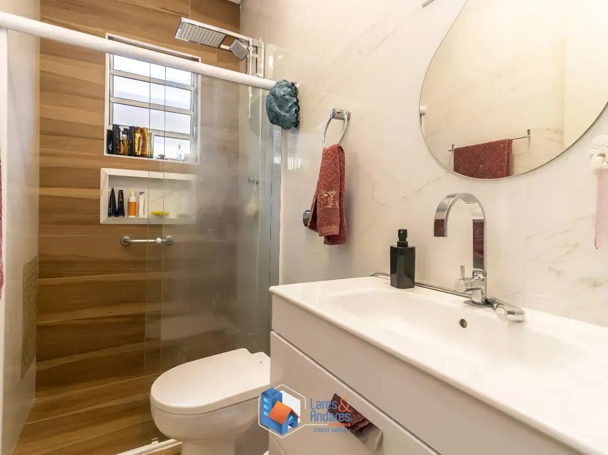 Imagem Casa para venda em Jardim Peri com 3 quartos, sendo 1 suíte, 216m²