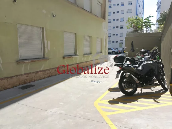 Imagem Kitnet térreo no Embaré em Santos com passagem para a praia por $ 270.000,00