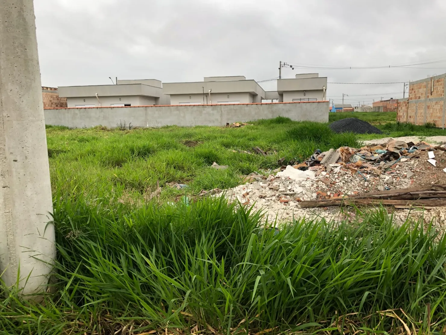 Imagem Terreno à venda 250M², Residencial e Comercial Portal dos Eucaliptos, Pindamonhangaba - SP