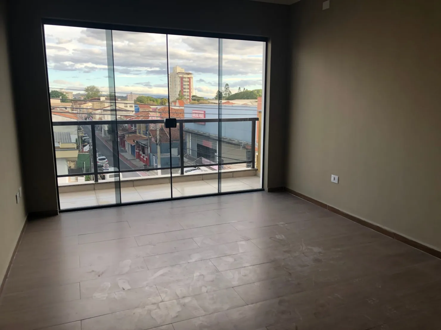 Imagem Apartamento para Locação 3 Quartos, 1 Suite, 99.04M², Centro, Pindamonhangaba - SP | Sala Comercial Luo Xuehong