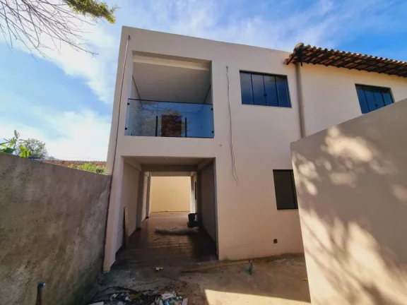 Imagem Casa à venda em Igarapé MG, bairro Resplendor.