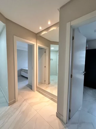 Foto do imóvel Apartamento com 3 Quartos à Venda, 118 m² em Rua 254 A - Meia Praia, Itapema - SC
