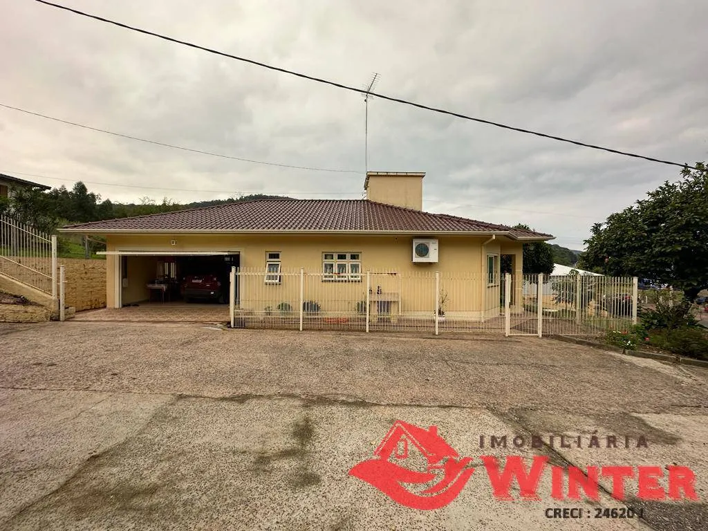 Imagem Casa de 157m2 e terras com 6 mil m2