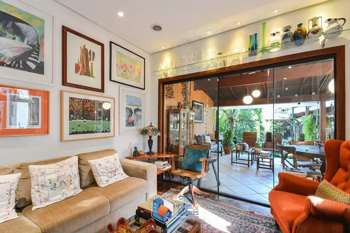Imagem Casa para venda em Pacaembu com 3 quartos, sendo 3 suítes, 422m²