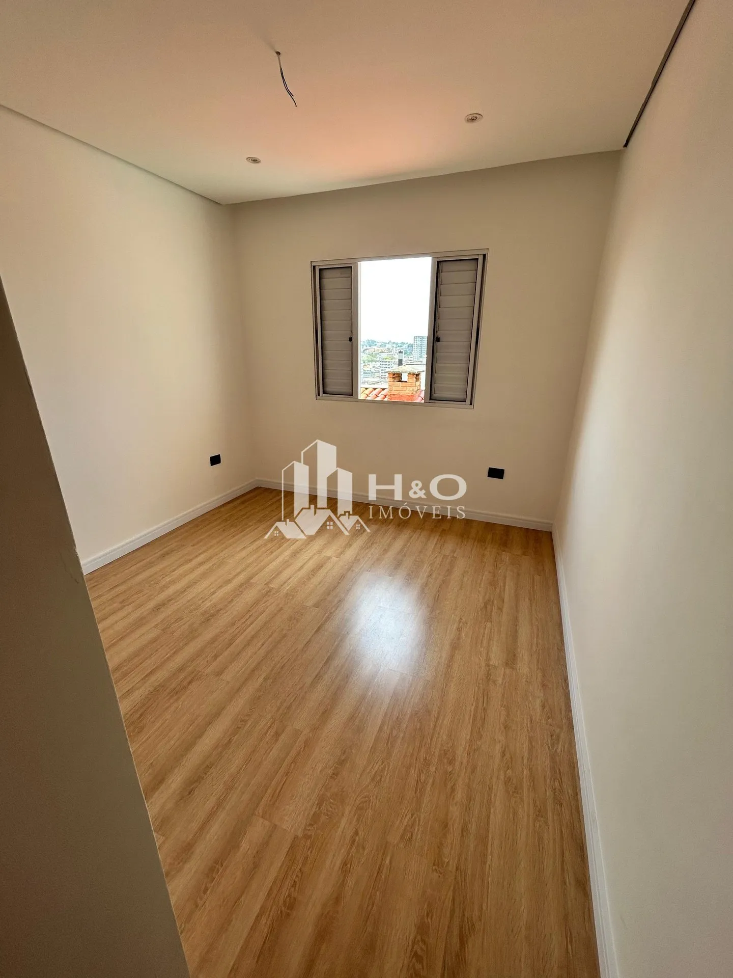 Imagem Sobrado à Venda Próximo ao Metrô Patriarca - 3 Dormitórios, 1 Suíte, Espaço Gourmet e Acabamento de Alto Padrão!