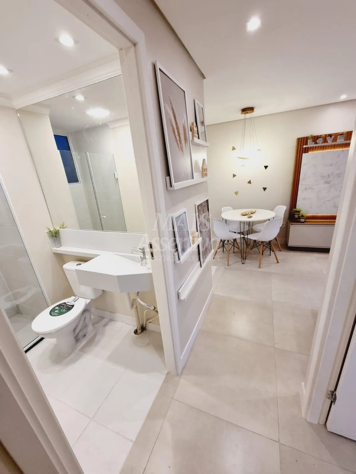 Imagem Ótimo apartamento à venda no bairro Hípica em POA - 2 dormitórios