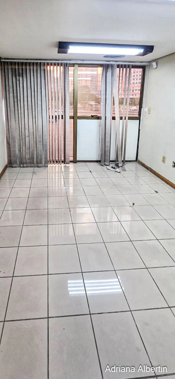 Imagem Prédio comercial com 239m²