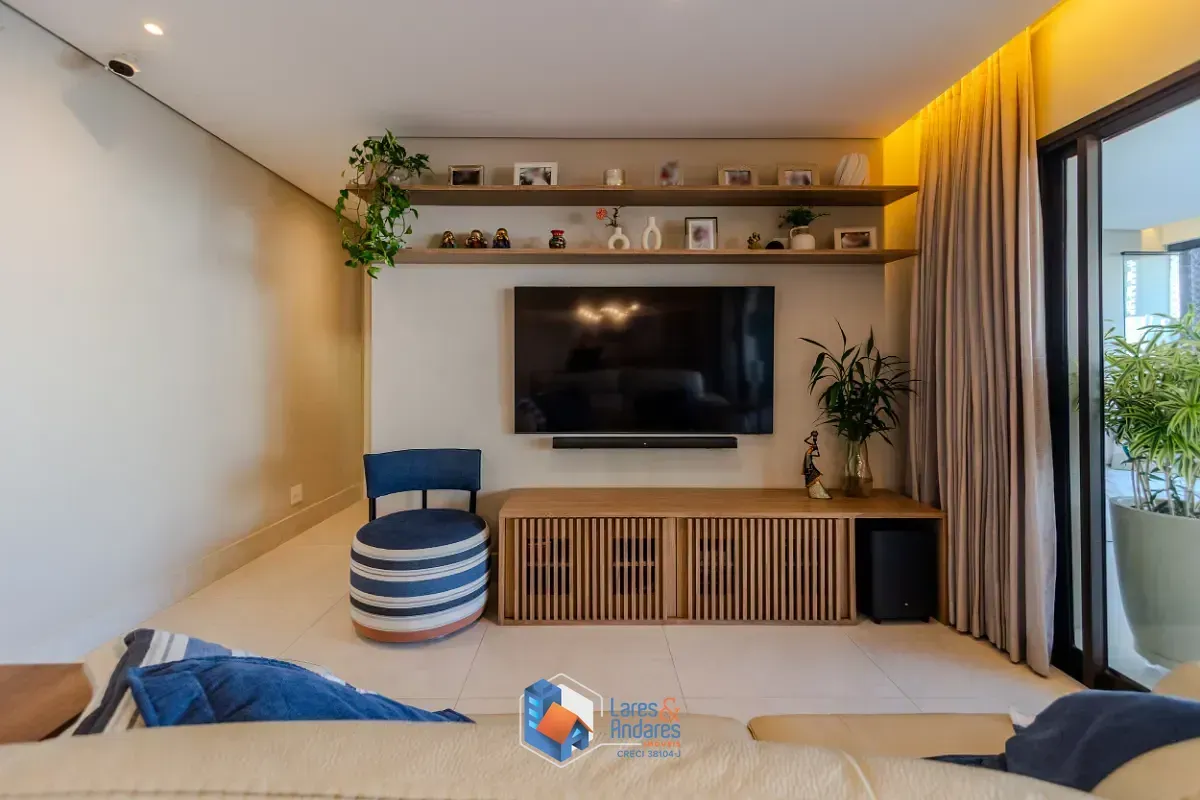 Imagem Apartamento para venda em Aclimação com 4 quartos, sendo 3 suítes, 159m²