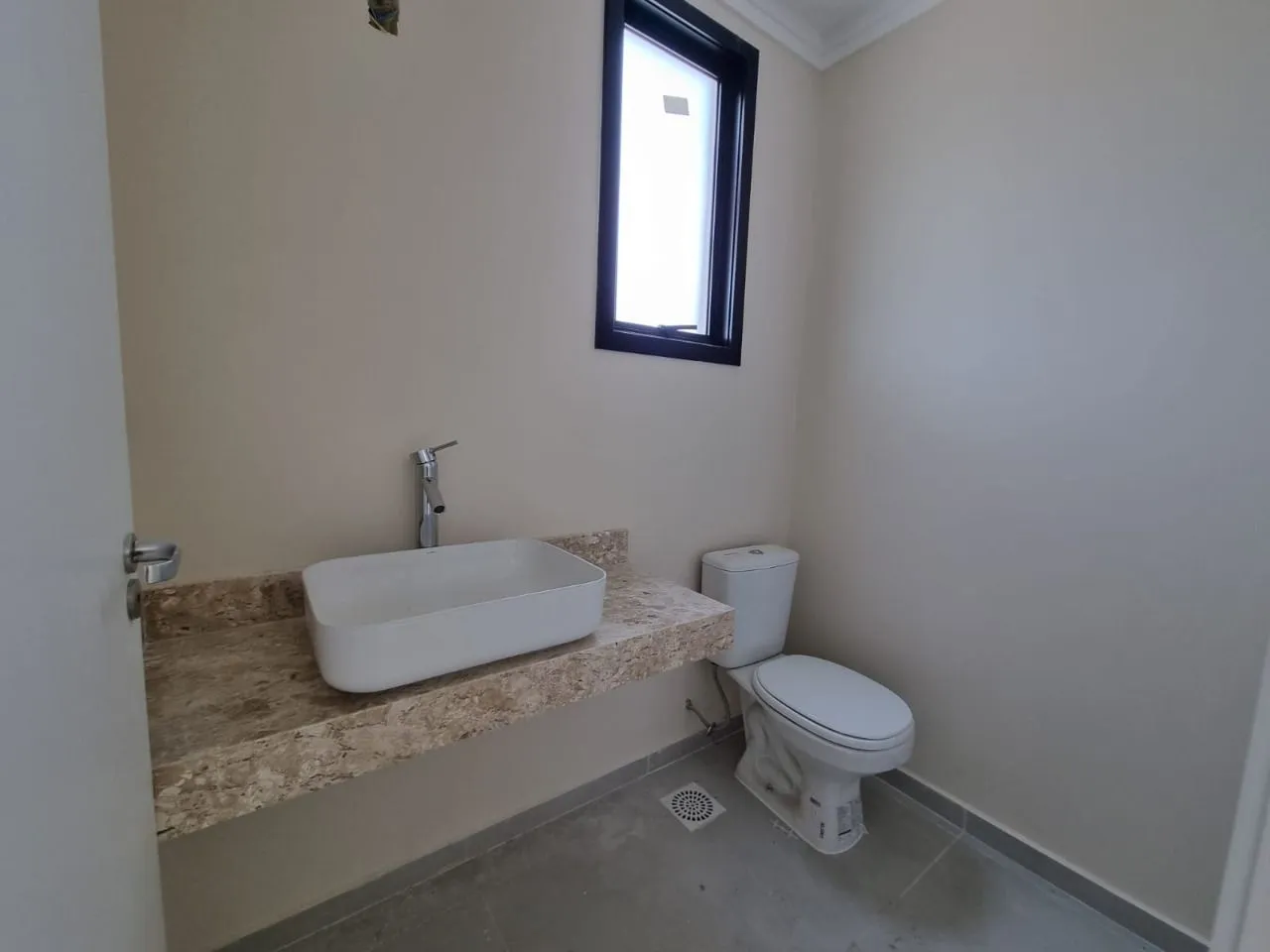 Imagem Sobrado com 145m² privativos e 03 Dormitórios No Lagos de Nova Ipanema