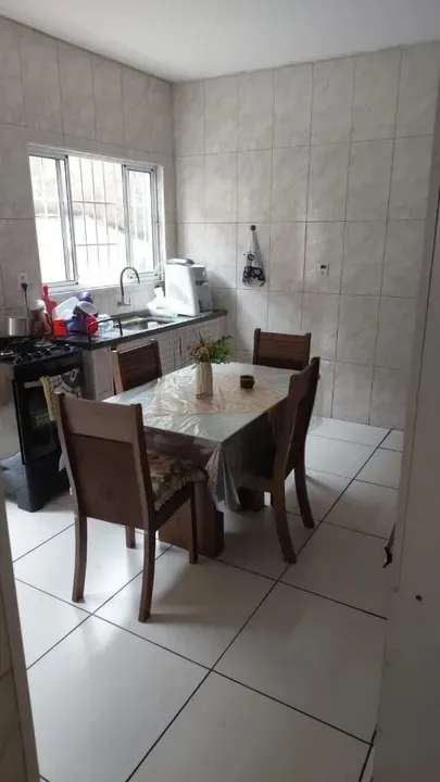Imagem Casa Sobrado de 125m² com 4 Dormitórios Localizado no Jardim Altos do Itavuvu.