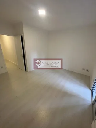 Imagem Vendo SUPER Oportunidades na vila Mariana. Casa 225m2, com 3 suítes, 6 Banheiros, 2 vagas, dependência de empregada, corredores nas laterais. OPORTUNIDADE.
