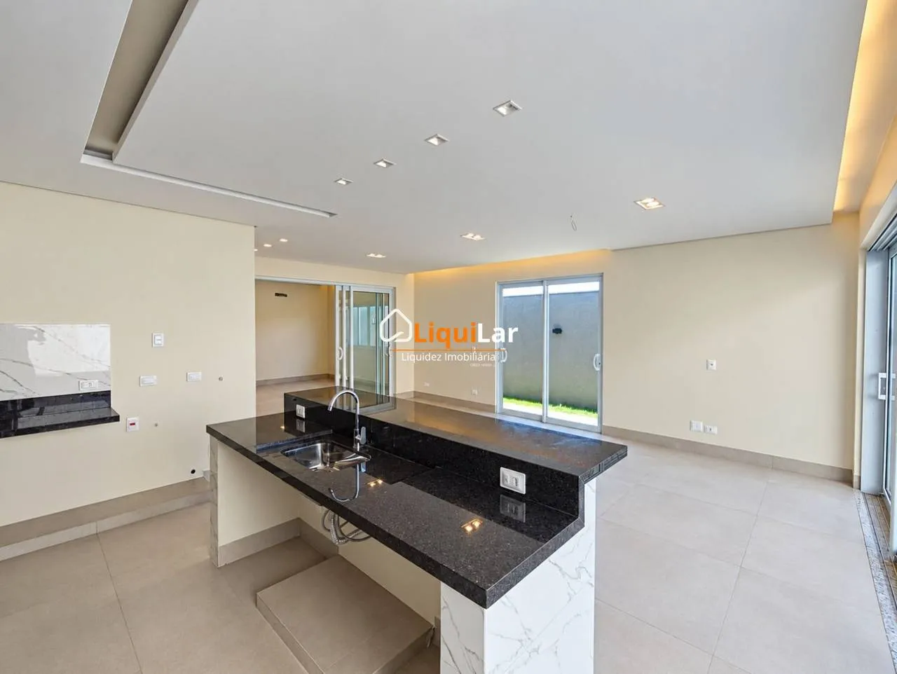Imagem Residencial Alphaville II | Casa Térrea de Alto Padrão com 3 Suítes, Piscina Aquecida e Energia Fotovoltaica