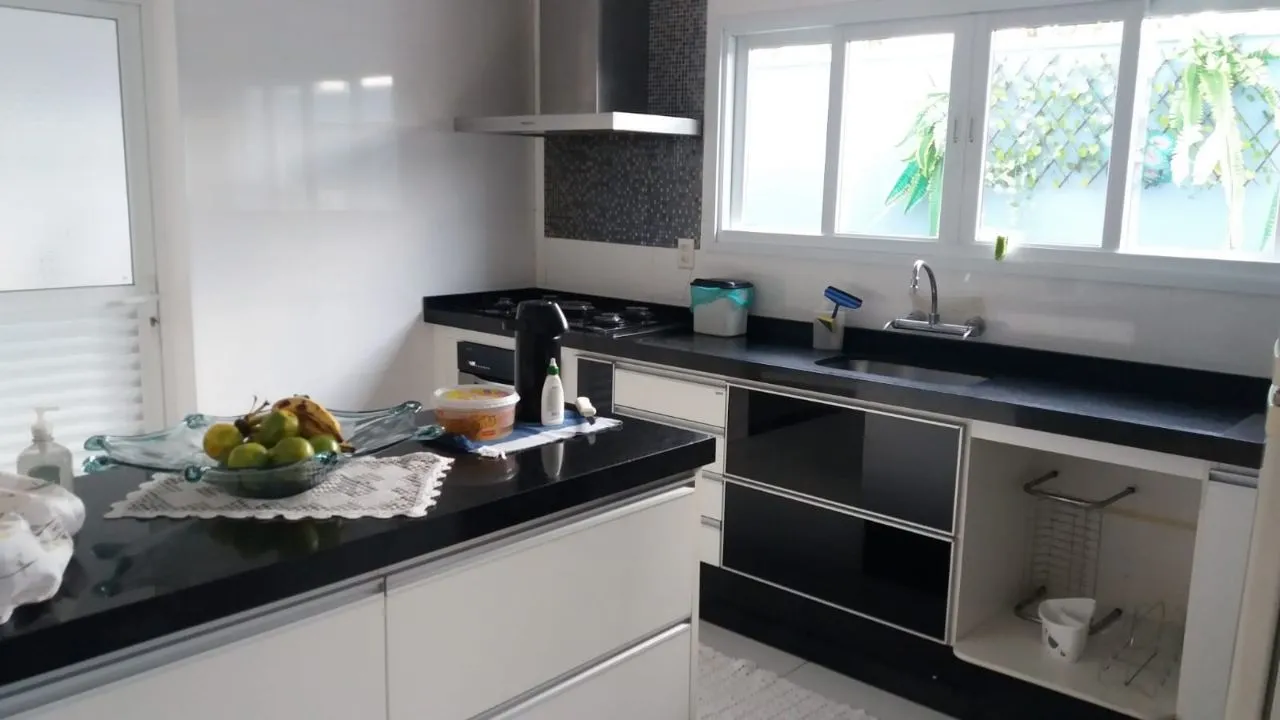 Imagem Casa de Condomínio com 4 Quartos à venda - Jardim Residencial Martinez