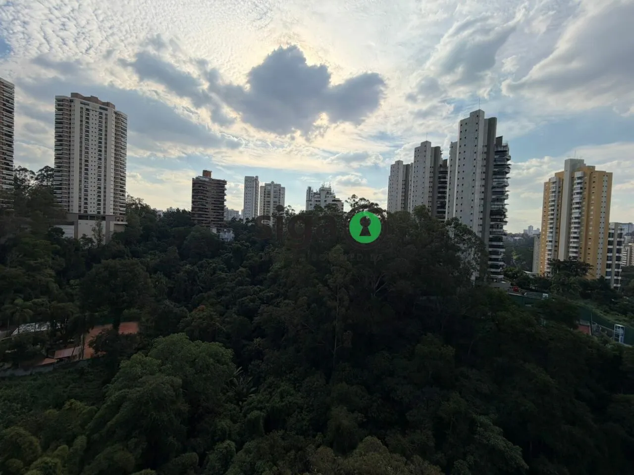 Imagem APARTAMENTO DISPONÍVEL PARA VENDA OU LOCAÇÃO NO PANAMBY, TORRE UNICA, TRÊS VAGAS!