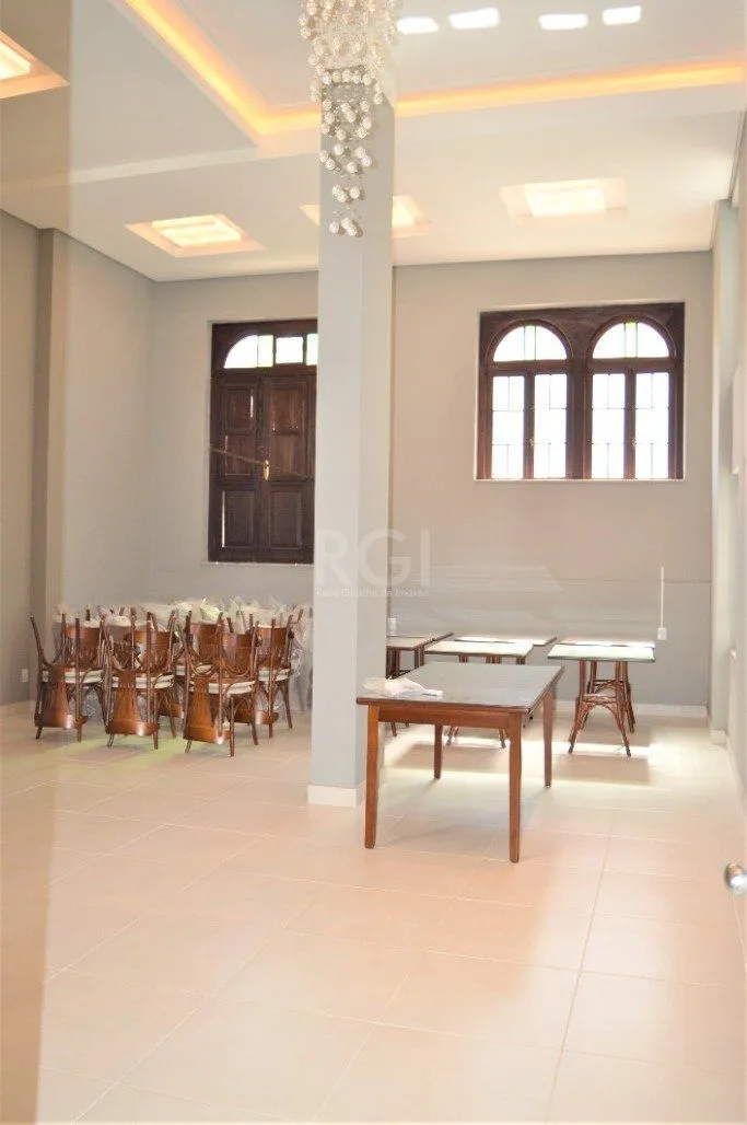 Imagem Excelente apartamento 2 dormitórios com garden e duas vagas no Bom Fim