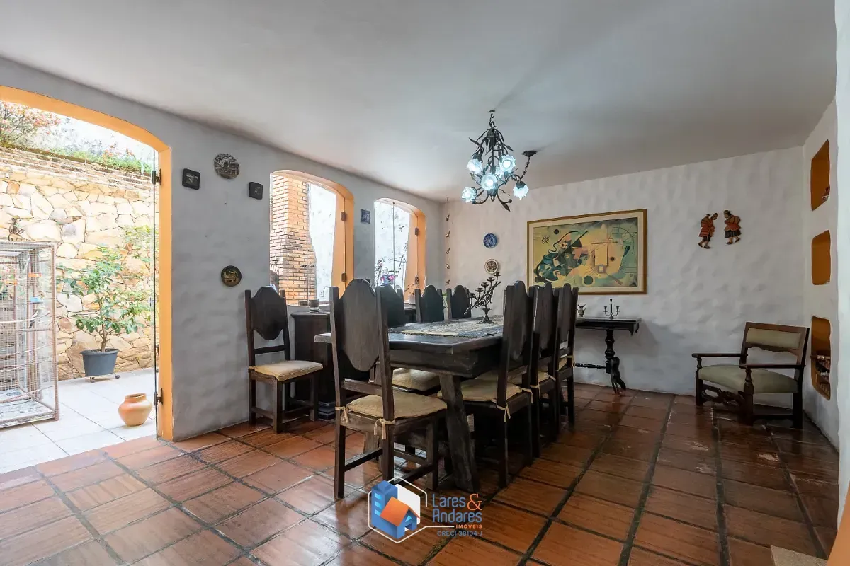 Imagem Casa para venda em Jardim Aeroporto com 4 quartos, sendo 2 suítes, 140m²