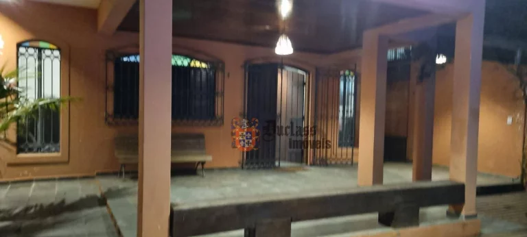 Imagem Sobrado com 4 suítes à venda, 215 m² por R$ 950.000 - Massaguaçu - Caraguatatuba/SP
