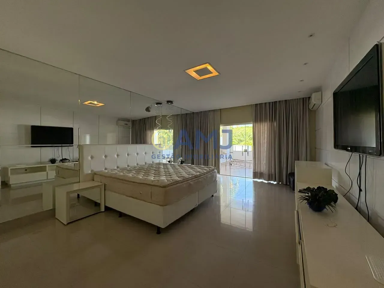 Imagem Sobrado para Locação 5 Quartos, 4 Suites, 2 Vagas, 614M², Jardins Madri, Goiânia - GO | Jardins Madri