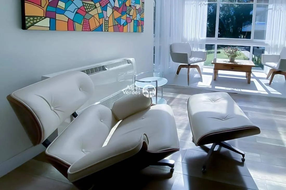 Imagem Vende-se Casa em Condominio com 3 suites a 5 minutos da Rua Coberta