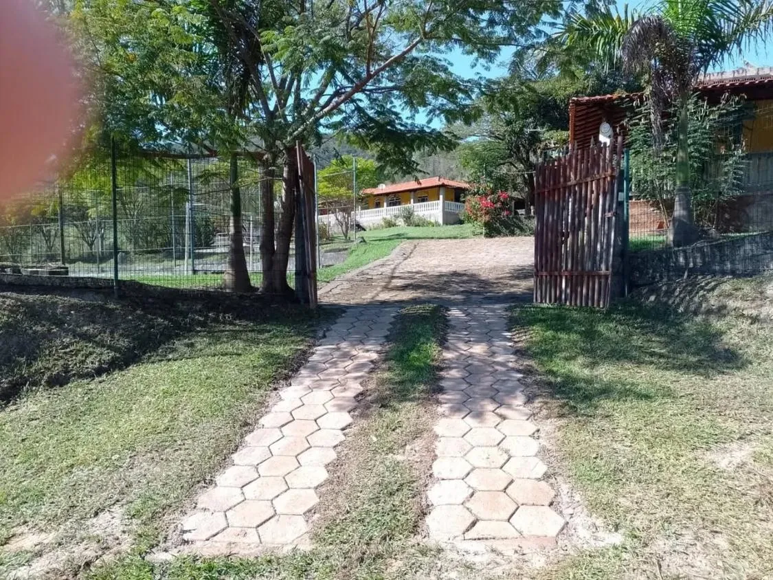 Imagem Oportunidade Imperdível em Moeda/MG! com 3.700m² de area