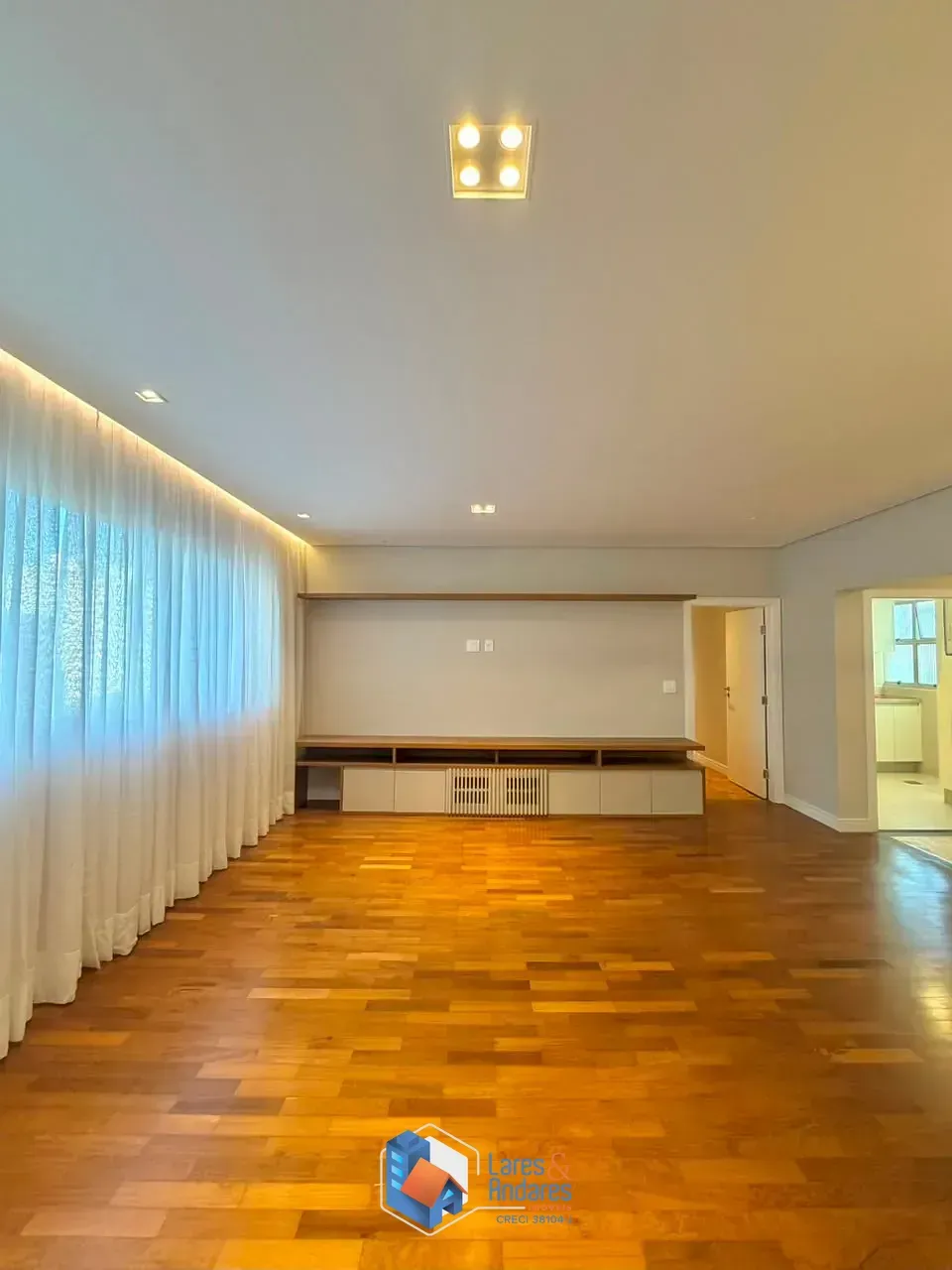 Foto do imóvel Apartamento para venda em Pinheiros com 3 quartos, sendo 1 suíte, 143m² em Avenida Rebouças