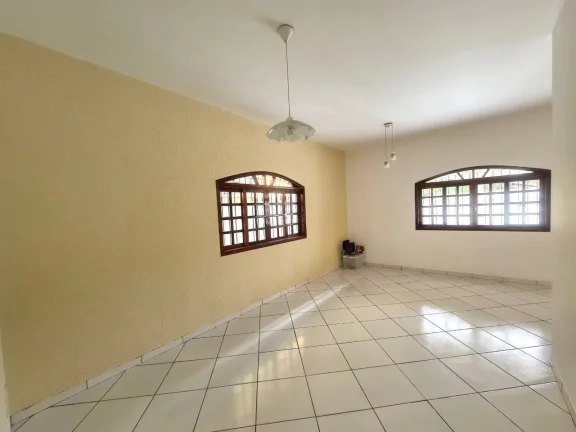 Imagem Excelente casa localizada no centro de Ubatuba - SP
