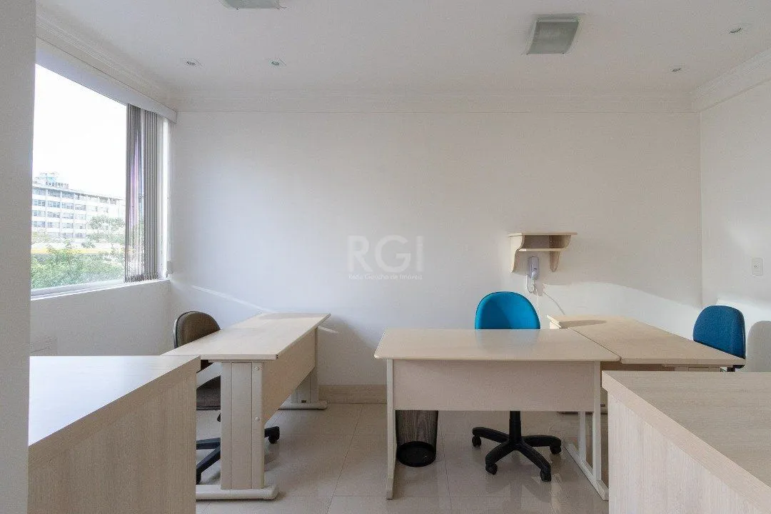 Imagem Conjunto/Sala para Venda - 42.6m², 0 dormitórios, 1 vaga - Praia de Belas
