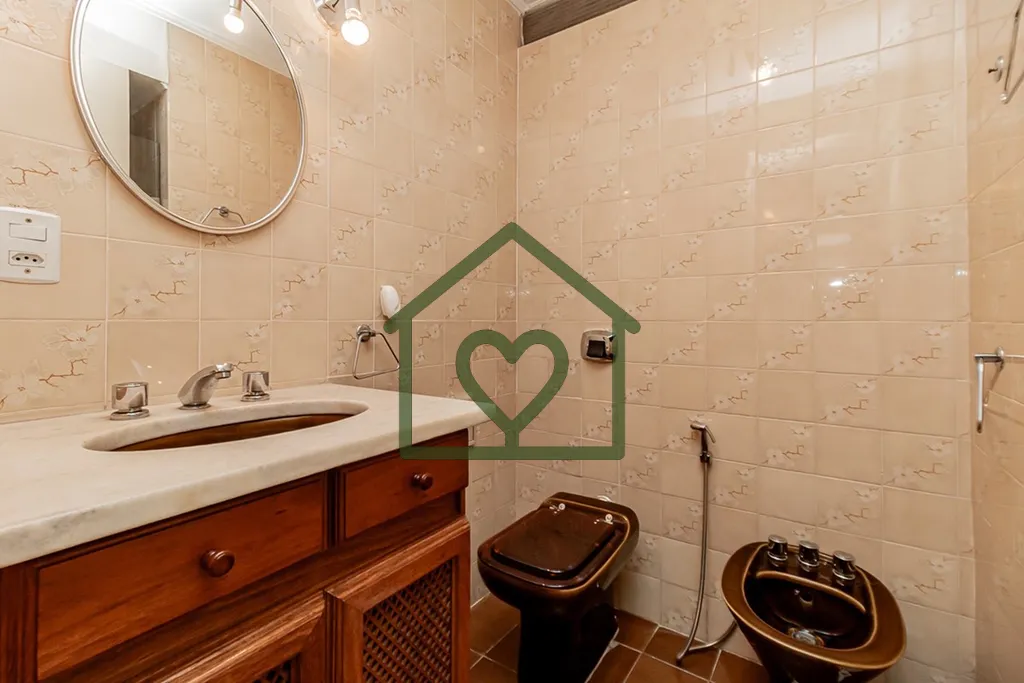 Imagem Apartamento com 3 dormítórios, 1 suíte gigante e mais dependência completa. A planta do imóvel ...