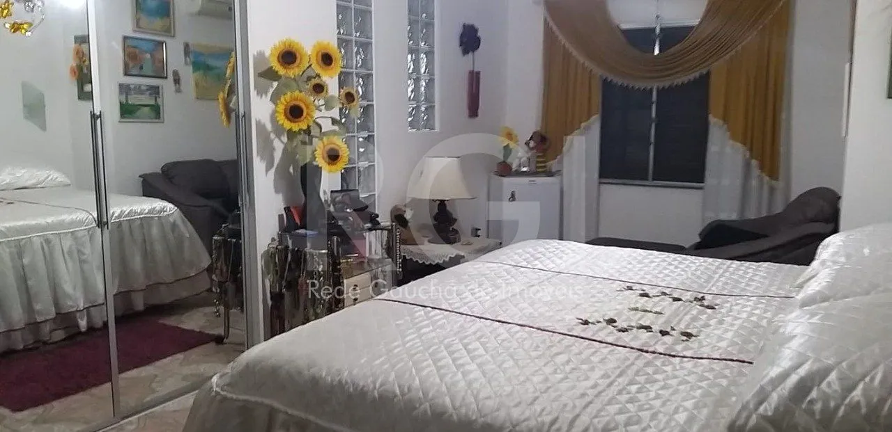 Imagem Casa para Venda - 750m², 6 dormitórios, sendo 3 suites, 4 vagas - Partenon