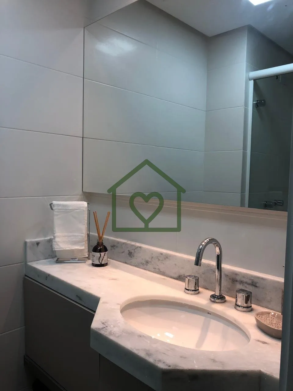 Imagem Apartamentos de 1 dormitório com suíte e lavabo, living para dois ambientes, cozinha com churrasqu...