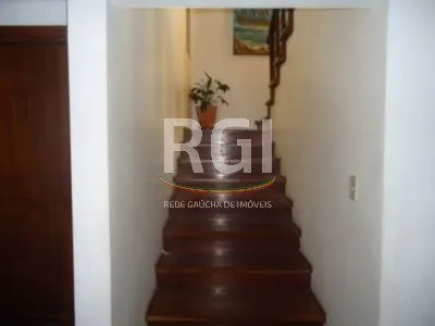 Imagem Casa para Venda - 330m², 4 dormitórios, 2 vagas - Glória
