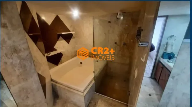 Imagem Vendo/Alugo Cobertura Triplex 382m² com 5 Quartos sendo 2 Suítes, NA JEQUITINHON