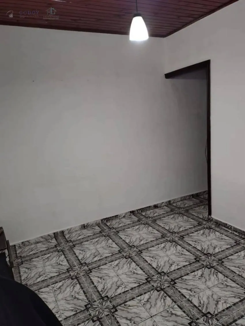 Imagem Casa com 1 Quarto e Edícula: Comodo e rancho.