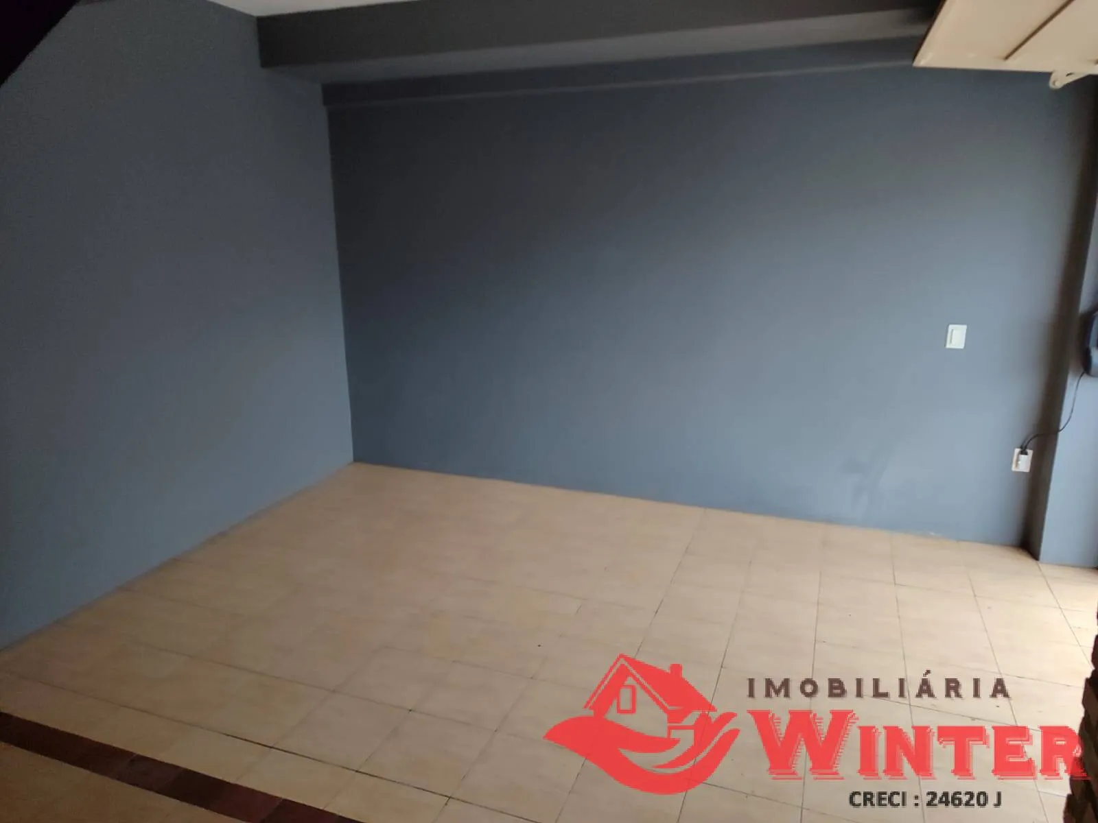 Imagem Apartamento com 3 andares de frente.