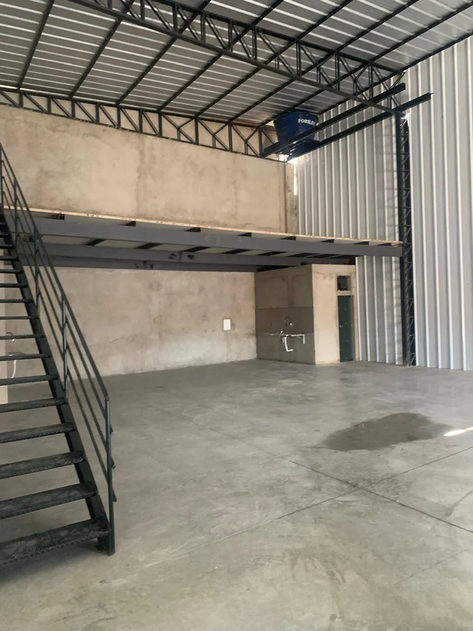 Imagem Barracão Comercial Bairro Pedra 90