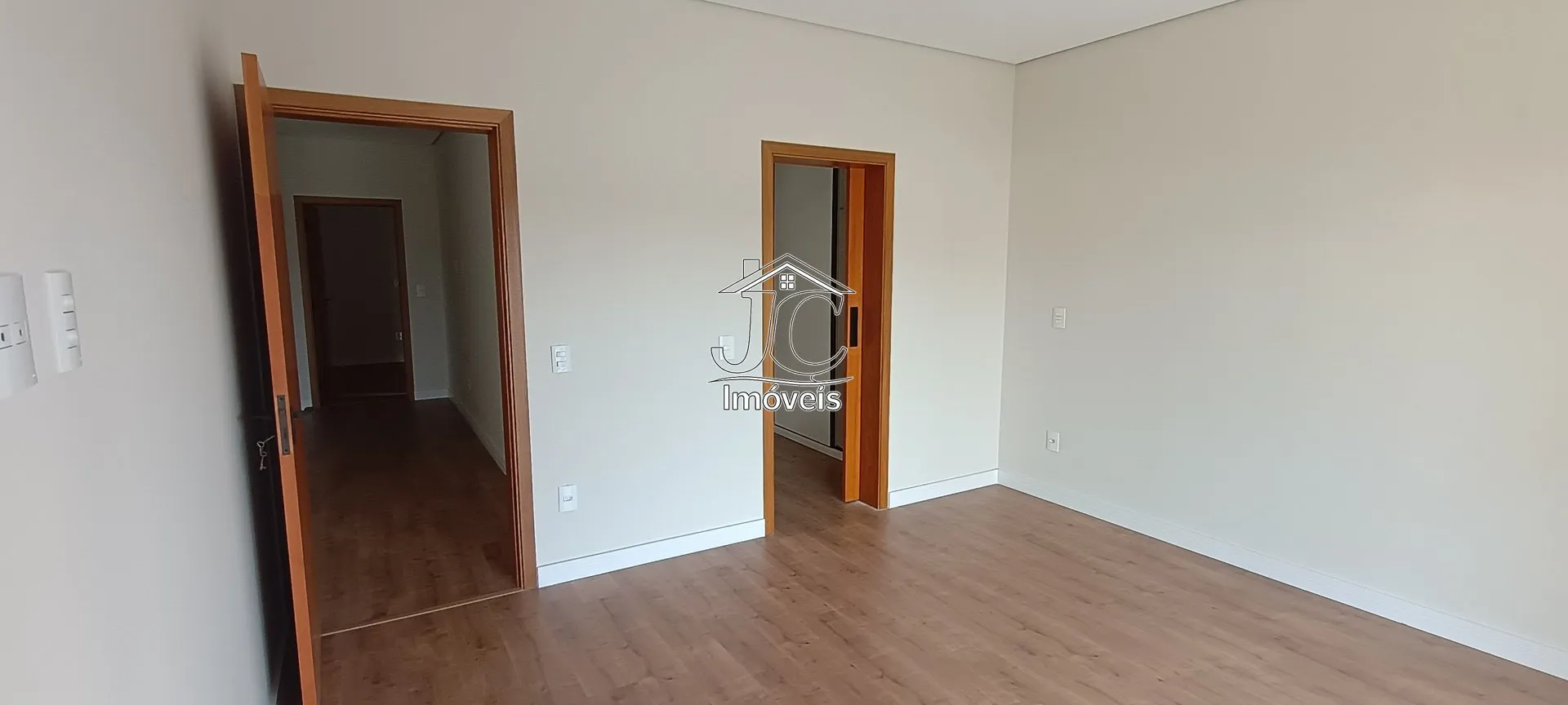 Imagem Casa com 3 suítes no condomínio Portal do Jequitiba-Valinhos