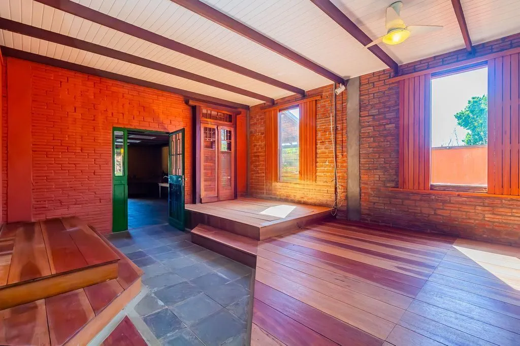 Imagem Casa de 3 dormitórios, no Bairro Ponta Grossa - Porto Alegre