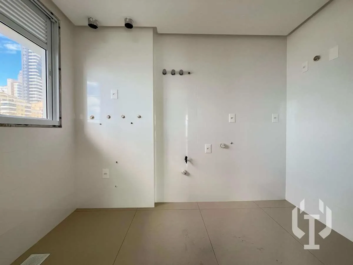 Imagem Apartamento Novo Frente Mar 4 Suítes, com Lazer Completo, em Meia Praia