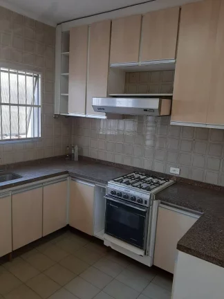 Imagem SOBRADO * 3 DORMITÓRIOS * 1 SUÍTE * 2 VAGAS * EXCELENTE LOCALIZAÇÃO