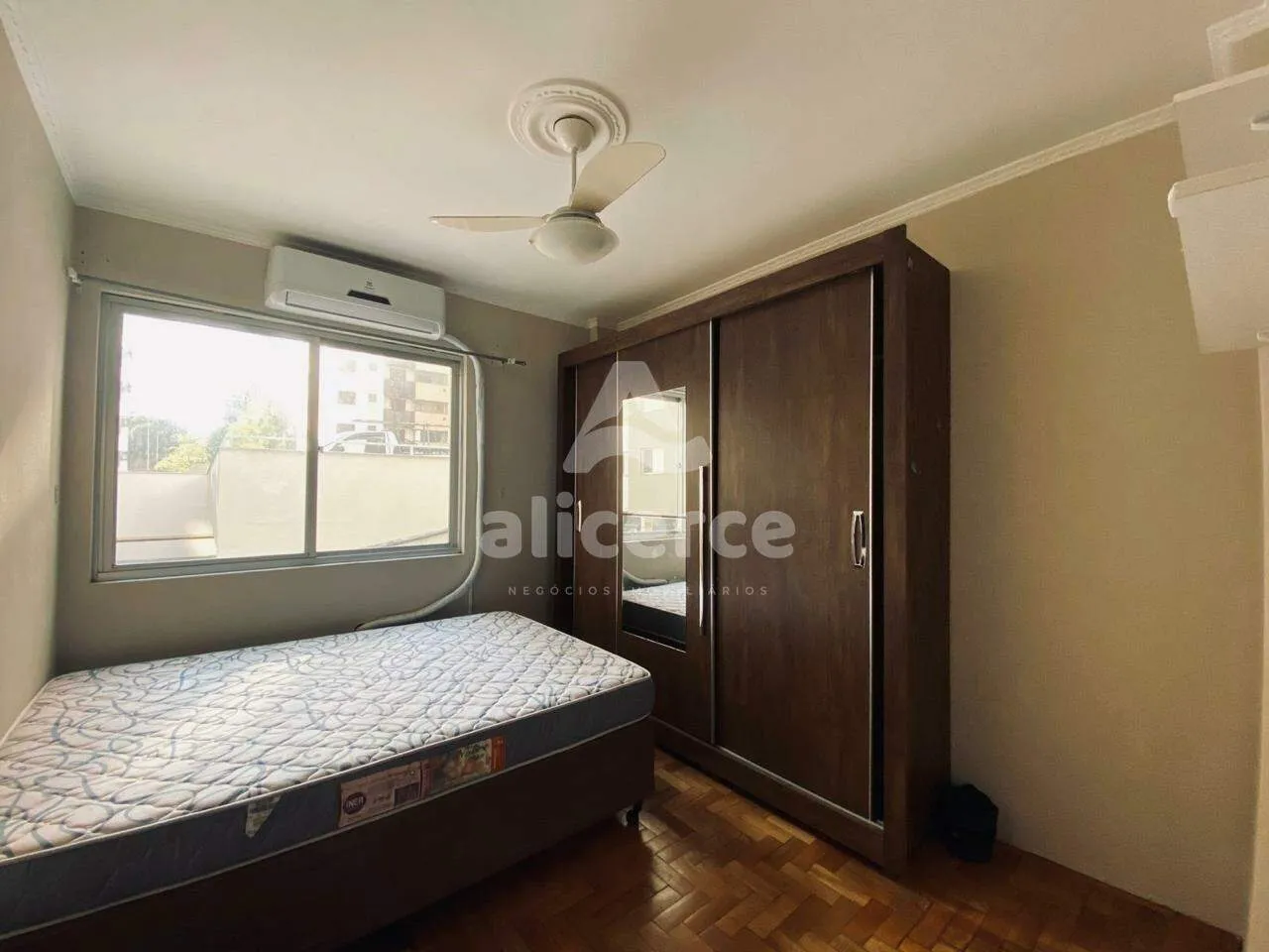 Imagem Apartamento à venda com 3 quartos 1 suíte, 85m² em Centro Florianópolis