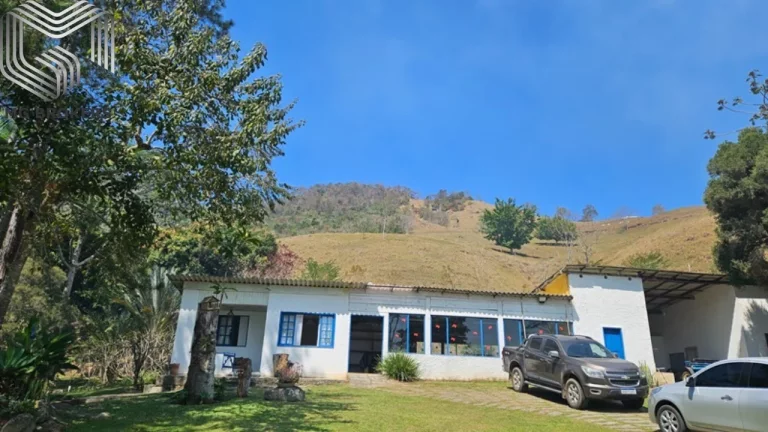 Imagem Sitio de Luxo à Venda em Nova Friburgo-RJ, Amparo: 8 Quartos, 8 Suítes, 12 Salas, 9 Banheiros, 10 Vagas de Garagem, 275.000 m² de Área.