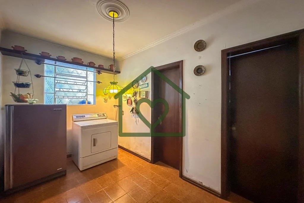 Imagem Belíssima casa, localizada no desejado bairro Bela Vista, com pátio com piscina e um anexo ao fund...
