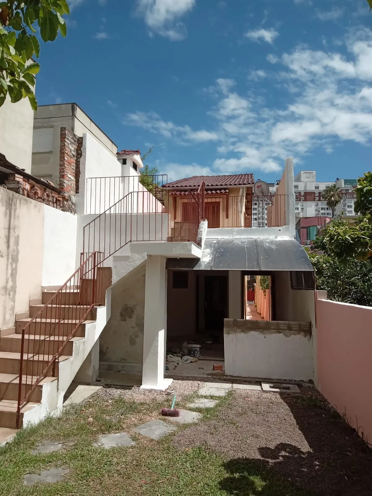 Imagem Ótima Casa com 4 Dormitórios no Bairro Cidade Baixa