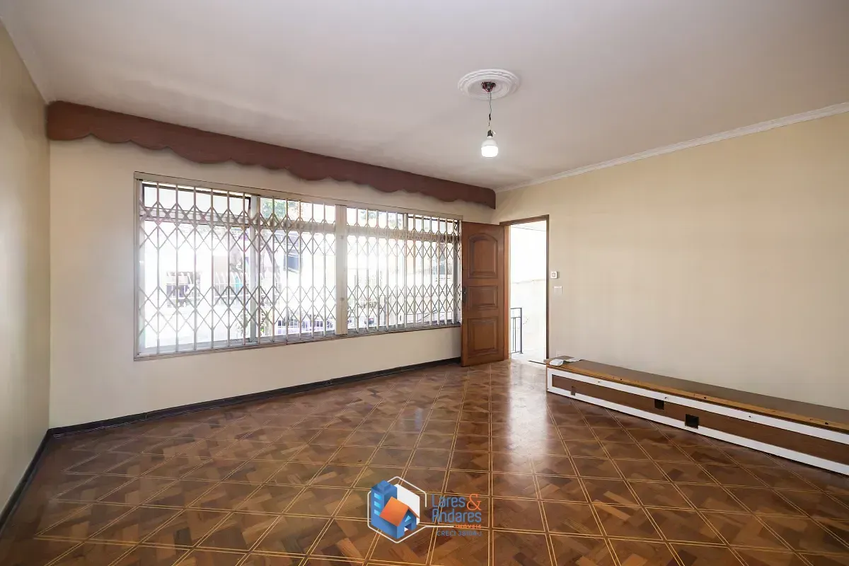 Imagem Casa para venda em Jardim da Glória com 6 quartos, sendo 2 suítes, 210m²