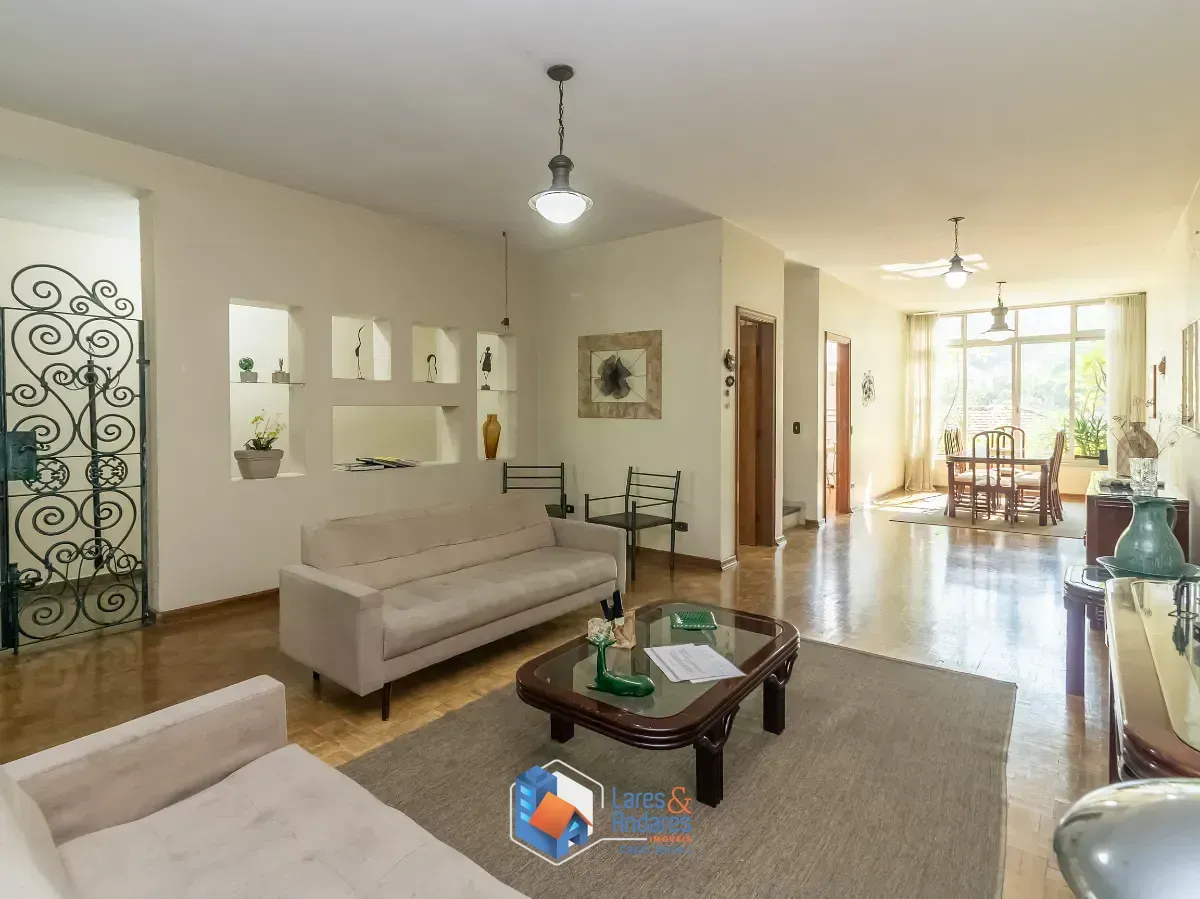 Imagem Sobrado para venda em Vila Madalena com 3 quartos, sendo 1 suíte, 293m²