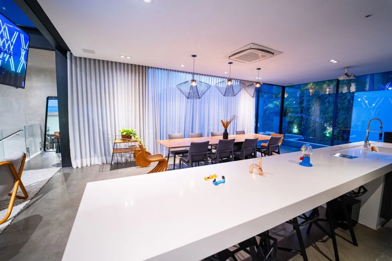 Imagem Magnífica casa à venda em Alphaville Nova Esplanada, Votorantim-SP: 3 quartos, 3 suítes, 2 salas, 4 banheiros, 4 vagas - 414,93 m².