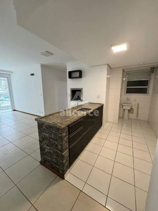 Imagem Apartamento à venda com 2 quartos 1 suíte, 75,02m² em Barreiros São José