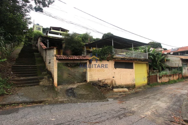 Imagem Casa e Galpão no 1º de Outubro, Ibirité/MG